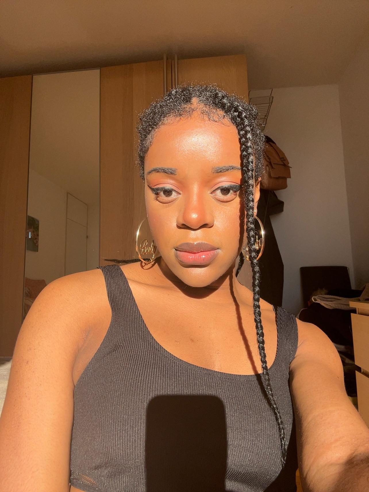 files/i-thought-i-wasnt-pretty-enough-for-selfies-v0-68f0tu44s37c1.jpg